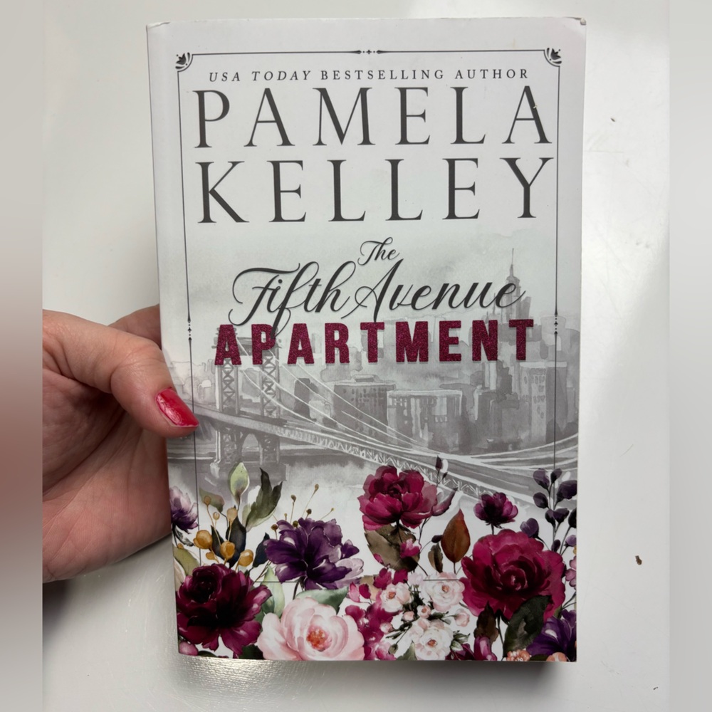 The Fifth Avenue Apartment Paperback book‎